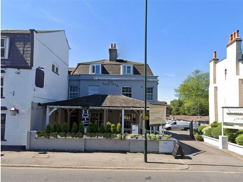 Hampton Court Hotel Ист-Молси Экстерьер фото